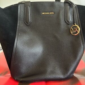 Pre-loved Michael Kors Black and Gold Tote Bag
